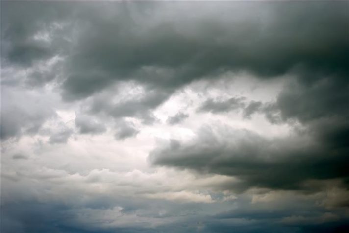 Durante a segunda feira (29.4) a condição de tempo será de céu nublado a parcialmente nublado com chuva isolada na madrugada nas regiões norte e bolsão