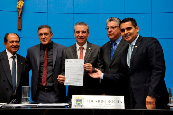 Deputados entregaram hoje o relatório da visita as barragens de mineração localizadas em Corumbá