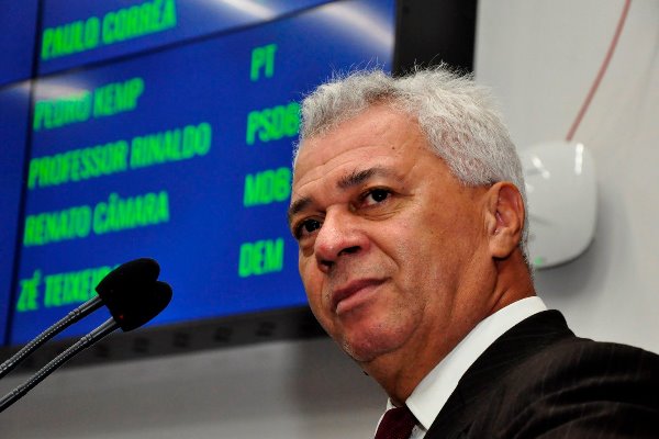 Vamos continuar na luta para a suspensão do decreto, disse o deputado na tribuna da Casa de Leis