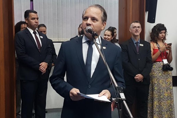 Limpeza de bairros, ronda policial e instalação de semáforos foram solicitados em caráter de urgência