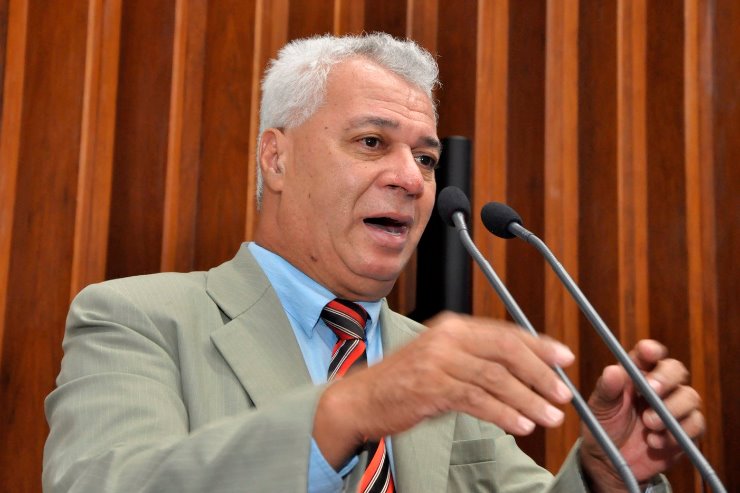 Cabo Almi questiona o governo estadual sobre questões trabalhistas dos servidores