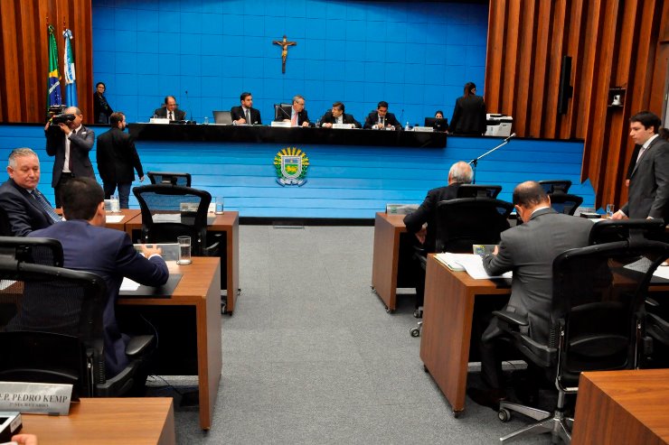 Deputados devem votar, durante a sessão plenária, quatro projetos de parlamentares e um do Executivo