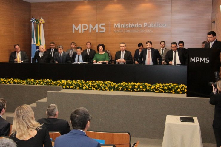 O evento reuniu autoridades, entre elas a procuradora-geral da República e o presidente da Assembleia Legislativa