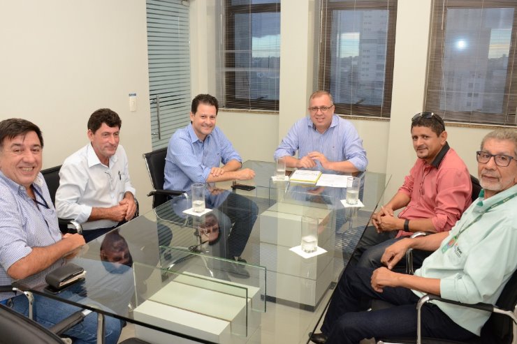Deputado Renato Câmara esteve na superintendência do Banco do Brasil e agora solicitou o apoio do ministério da Agricultura para tentar reverter medida que prejudica os produtores de mandioca no Estado