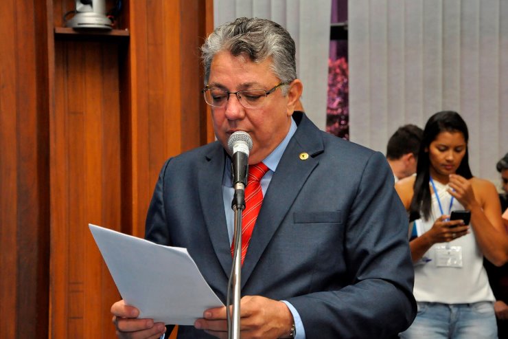 Corumbá ficar dependente da doação de material vindo de outras cidades inviabiliza a realização de cirurgias eletivas”, ressaltou o parlamentar