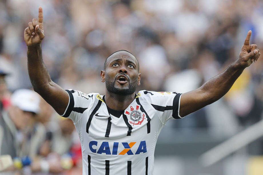 A maioria das vezes que entrou, no entanto, atuou como segundo atacante e não em sua posição de origem. Contra o Vasco, no sábado, na Arena da Amazônia, em Manaus, existe a possibilidade de finalmente o jogador atuar como centroavante