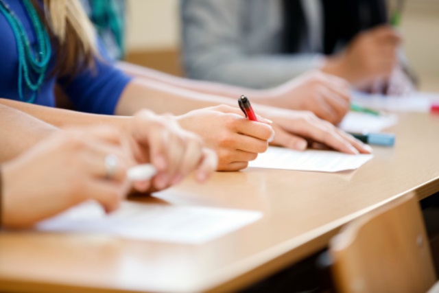 Poderão realizá-lo os estudantes de Direito do último ano