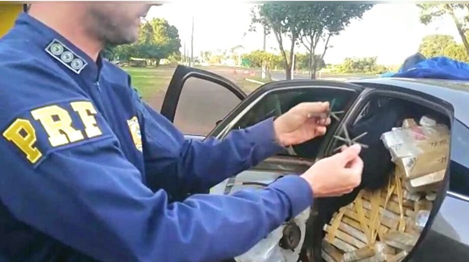 Policiais rodoviárias apreenderam carga de 'miguelitos' em Maracaju, no Mato Grosso do Sul. Artefatos trazidos do Paraguai são usados para evitar perseguição em assaltos a bancos e carros-fortes