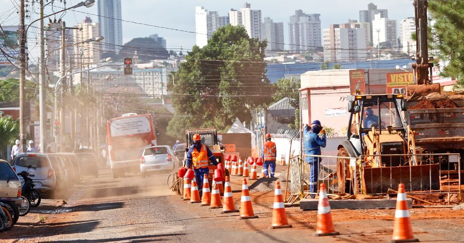 A revitalização da Avenida Bandeirantes, integra o projeto de mobilidade urbana, a via faz parte do corredor do sudoeste, ligação entre o centro da cidade e os terminais Bandeirantes e General Osório