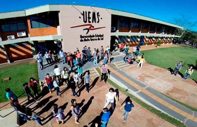 Salários podem chegar a R$ 8,6 mil