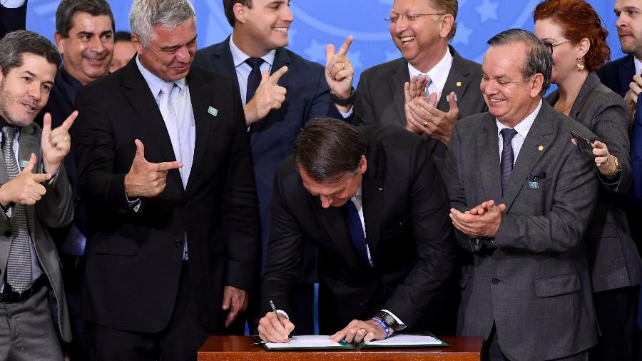 O decreto tem sido alvo de controvérsia desde que foi assinado, na última terça-feira (7)