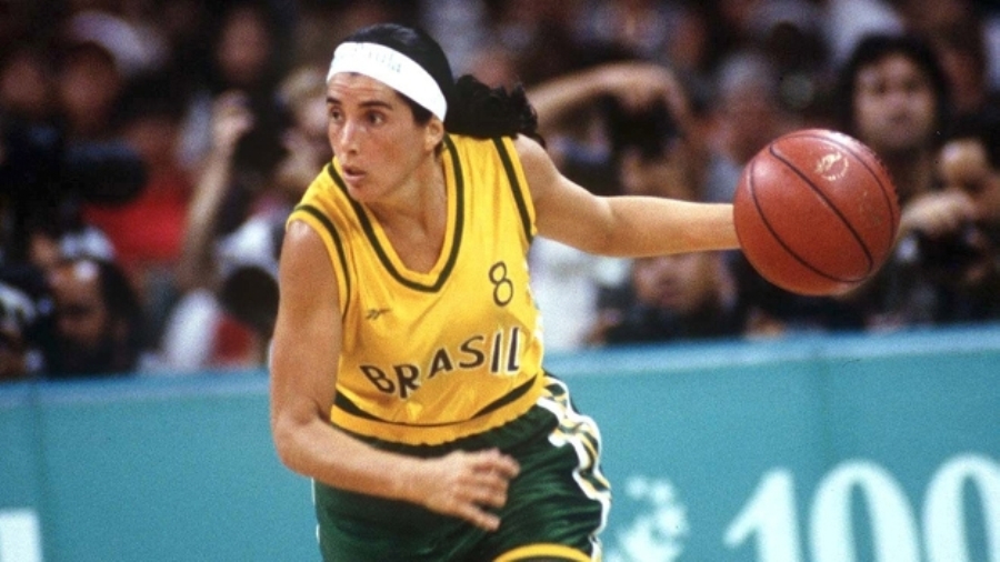Parece que foi ontem. Não parece que estamos comemorando 25 anos dessa conquista, que foi a principal conquista da minha geração, na minha opinião. Foram lembranças muito agradáveis, disse a ex-jogadora Paula, um dos destaques daquela campanha