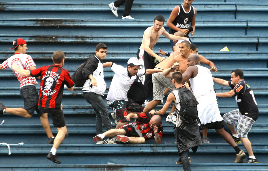 O ministro da Justiça e Segurança Pública, Sergio Moro, baixou portaria nesta segunda-feira que determina o impedimento da entrada no País de torcedores violentos que pretendam assistir à Copa América