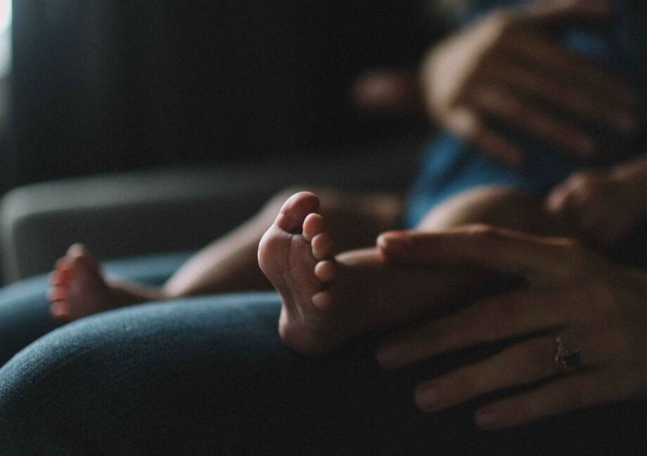 Em uma noite, quando a pequena não tinha nem um mês, Janaína recorda que deitou ao lado dela e de seu outro filho na cama, chorou e agradeceu