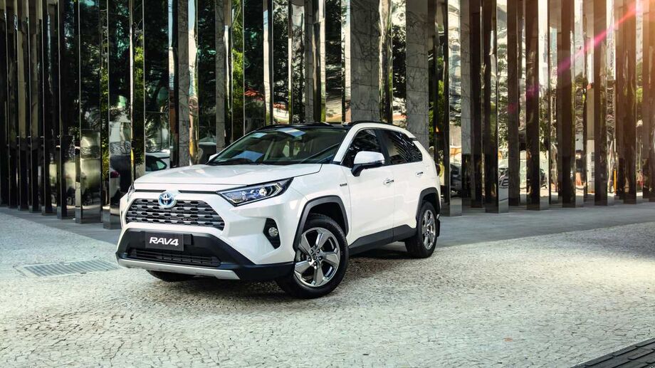 A Toyota aposta na propulsão híbrida para destacar o RAV4 no mercado