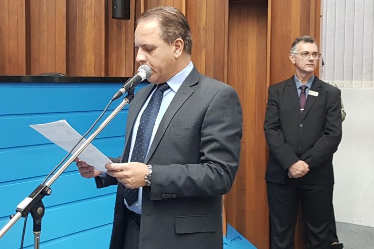 Pavimentação de rodovia e limpeza de bairros foram solicitadas em caráter de urgência
