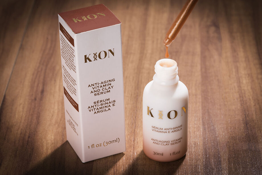 Sérum anti-sinais vitamina e argila da Kion Cosmetics