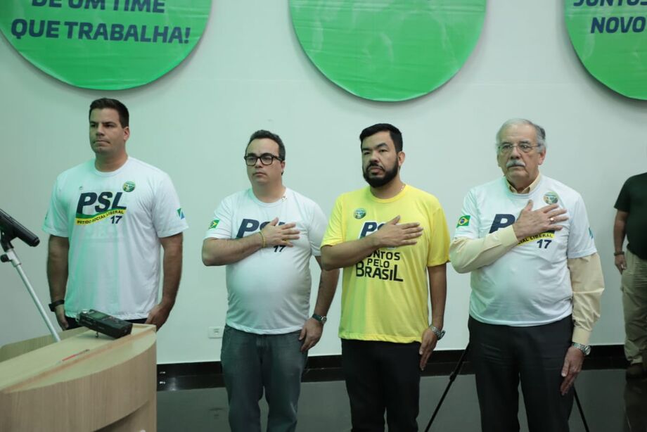 Em busca de uma política transparente e limpa, centenas de pessoas participaram da grande Campanha Nacional de Filiação do PSL – Partido Social Liberal realizada, nesse sábado (17), em diversas cidades de Mato Grosso do Sul