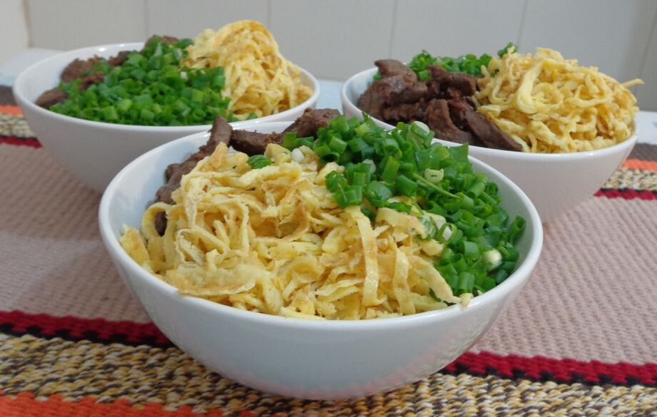 Quando se fala em comida típica campo-grandense as opiniões são diversas, mas uma coisa é inegável: a carne é o elemento onipresente