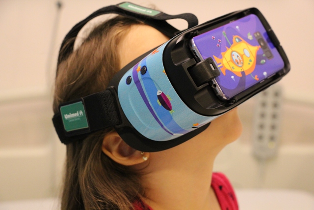 O passeio é em 360 graus, mas as atrações principais ficam em um campo visual básico para que a criança consiga interagir, sem se mover muito