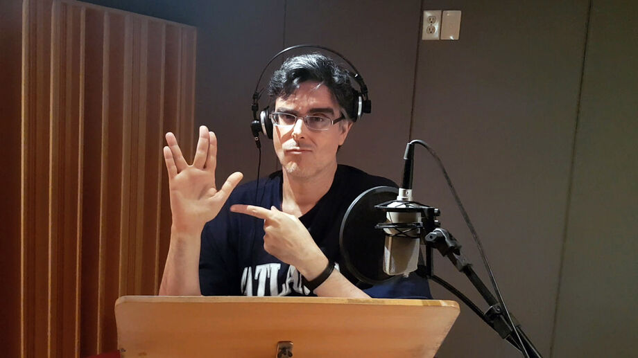 Guilherme Briggs é também ator, diretor de dublagem, locutor, youtuber e blogueiro