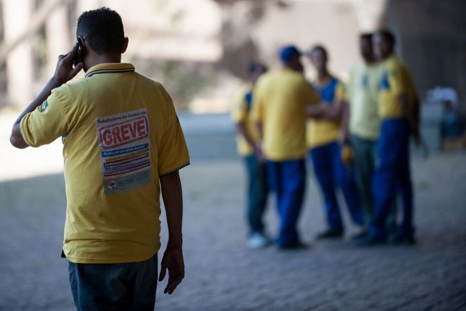 De acordo com a empresa, foram tomadas medidas como o deslocamento de empregados administrativos para auxiliar na operação e a realização de mutirões nos fins de semana para que o fluxo postal seja regularizado o mais rápido possível