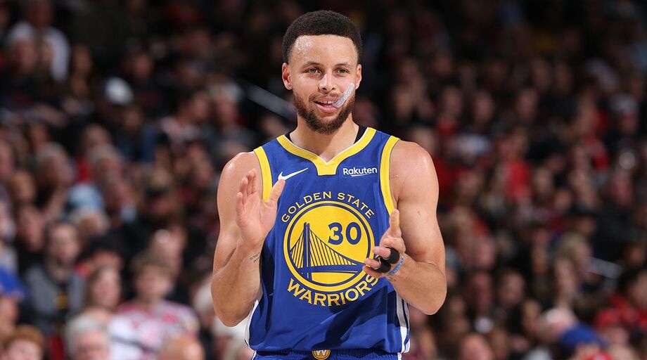 Stephen Curry, atleta do Golden State Warriors e eleito duas vezes eleito melhor jogador (MVP)