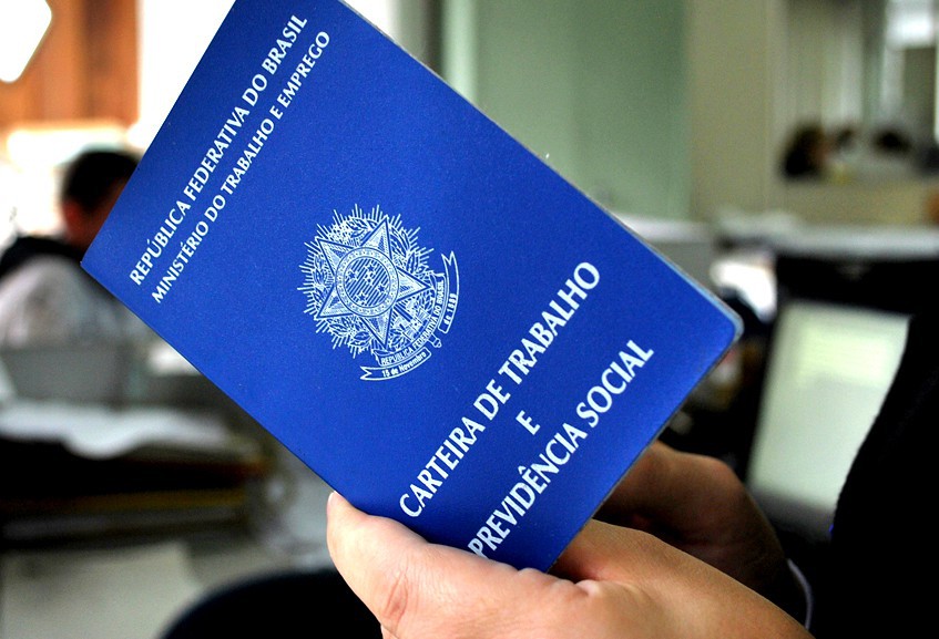 O documento digital está previamente emitido para todos os brasileiros e estrangeiros que estejam registrados no CPF