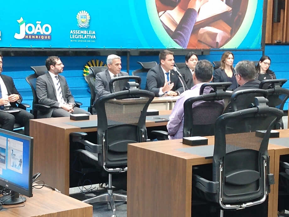 Entende que a Lei se configura em um grande avanço por não permitir termos genéricos tendo as empresas que dizer, objetivamente, o tipo de dados que precisa e quais serão suas utilizações