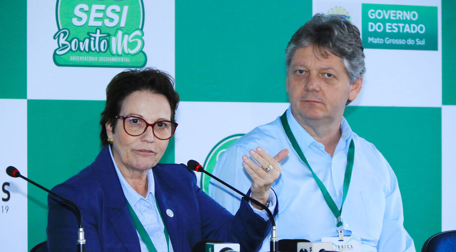 Jaime Verruck, da Semagro, ao lado da ministra Tereza Cristina, durante entrevista no primeiro dia da reunião do Brics