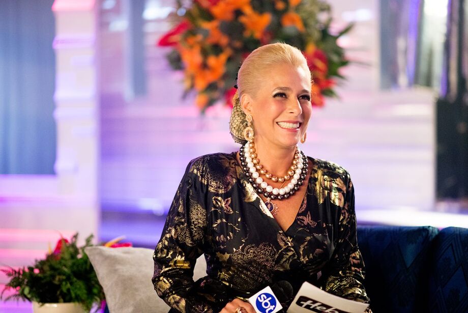 Andréa Beltrão interpreta Hebe Camargo nos cinemas