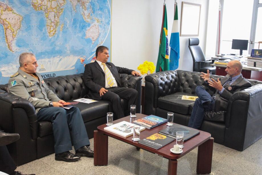 Reunião no gabinete do senador Nelsinho Trad - Coronel Joison, Nelsinho e Roberto Klabin