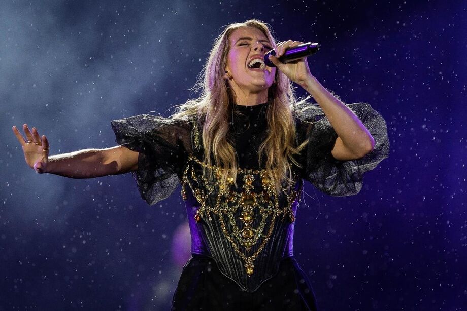 Uma das últimas atrações a serem confirmadas no Rock in Rio, Ellie retorna ao Brasil após cinco anos longe dos palcos brasileiros