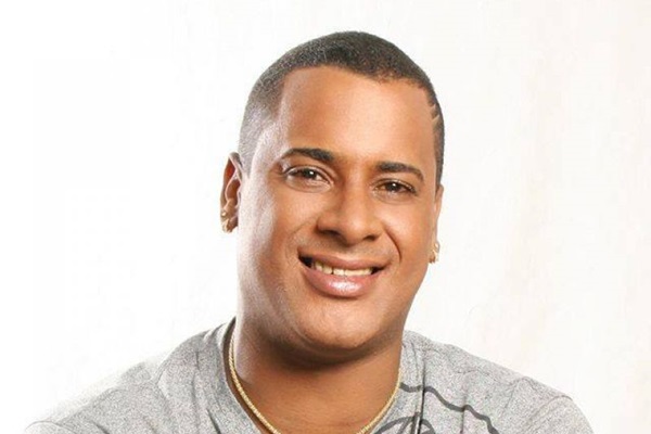 O cantor Xexéu foi responsável por um dos hinos de uma época em que o axé explorava toda a brasilidade