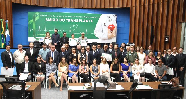 A comenda foi entregue a diversas personalidades de Campo Grande e do Estado, como forma de reconhecimento pelos serviços relacionados ao transplante de órgãos e tecidos