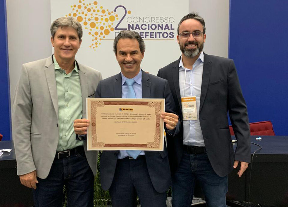 Coordenador da Associação dos Prefeitos do Estado de São Paulo, Edson, Prefeito Marquinhos Trad (PSD) e o diretor-presidente da Agetec, Paulo Fernando Cardoso