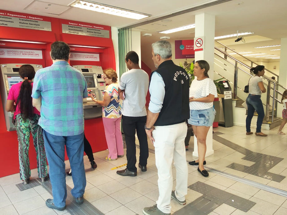 O Procon Estadual realizou vistorias em 28 agências bancárias de 23 de setembro á 2 de outubro, para averiguar irregularidades, entre elas a demora no atendimento
