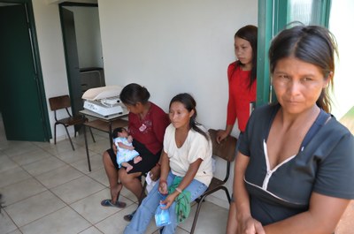 ndígenas aguardam atendimento médico em vão