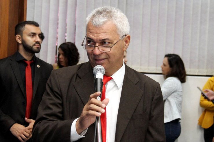 Cabo Almi apresentou duas propostas em conjunto com outros parlamentares