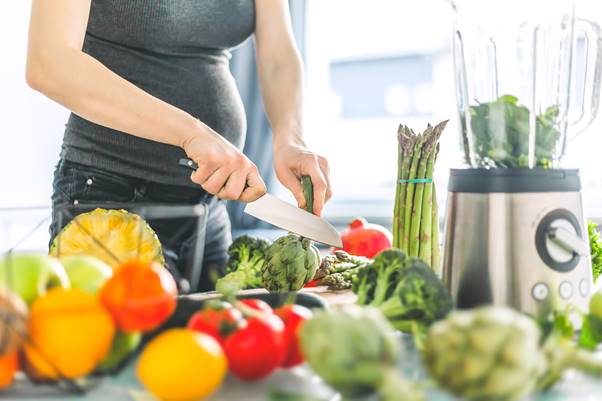 O ideal é equilibrar as refeições, aproveitar o máximo de cada nutriente e conhecer quais refeições contribuem para o bem estar da gestante