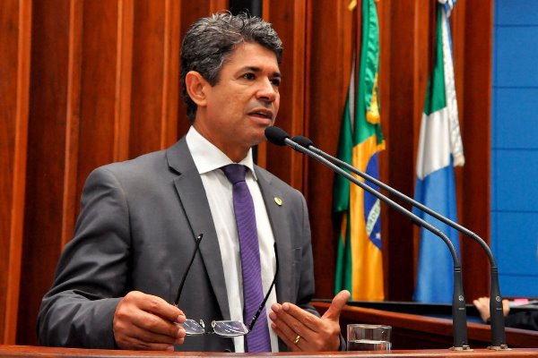 Para o deputado, as conversas sobre política devem começar o quanto antes possível na vida de um cidadão