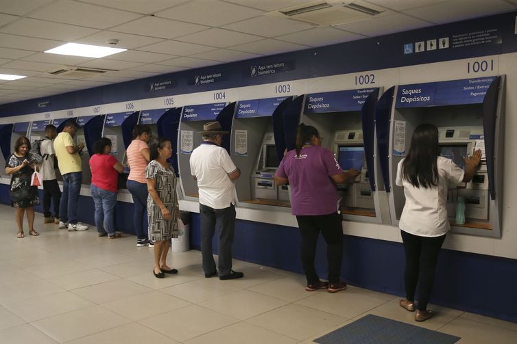 Apesar de a Caixa Econômica Federal ter anunciado corte de até 1,0 ponto porcentual nos juros dos financiamentos imobiliários com recursos da poupança (SBPE) no período da manhã desta terça-feira, 8, não foi mais agressiva que os bancos privados, que já t