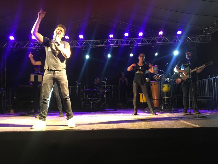 Davi destaca que aos poucos esta implementando dança e coreografias em seus shows e garante que vem muita novidade por ai