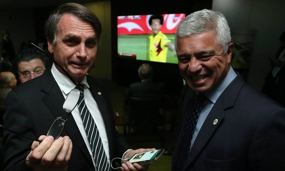 O senador Major Olimpio (PSL-SP) disse nesta sexta-feira, 11, que o presidente Jair Bolsonaro foi agudo nas palavras que dirigiu ao comandante do PSL, Luciano Bivar, e entristeceu o líder da sigla