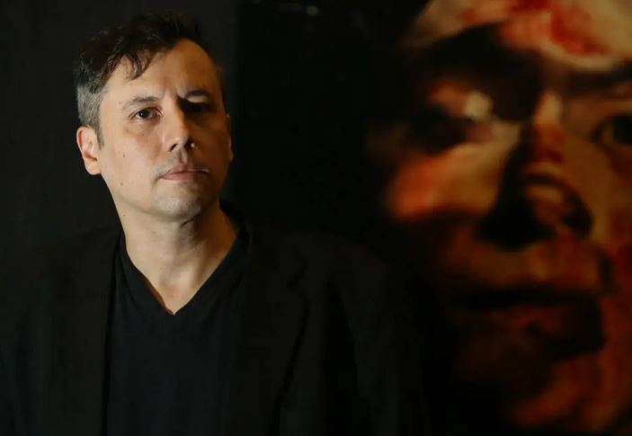 O diretor de Artes Cênicas da fundação, Roberto Alvim