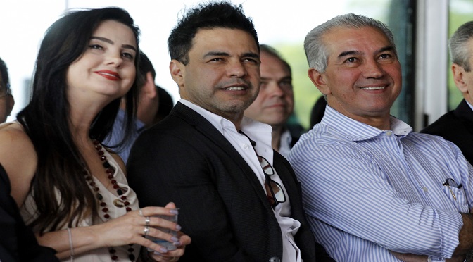 O governo do Estado fez uma cerimônia para apresentar as atrações do festival, que contou com a presença do cantor Zezé di Camargo.