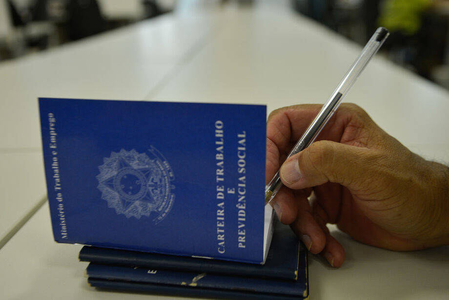 Para concorrer os candidatos devem procurar a Funtrab, que fica na Rua 13 de maio, n° 2773, no Centro de Campo Grande, tendo em mãos documentos pessoais, como RG, CPF e Carteira de Trabalho