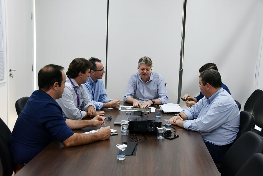 Iniciaram, nesta quarta-feira (23), um grupo para desenvolver um plano de qualificação profissional para a população do município