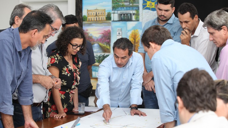 O projeto para o Rita Vieira prevê a implantação de 6 quilômetros de drenagem; execução de quase 20 quilômetros de pavimentação e 2,5 km de recapeamento