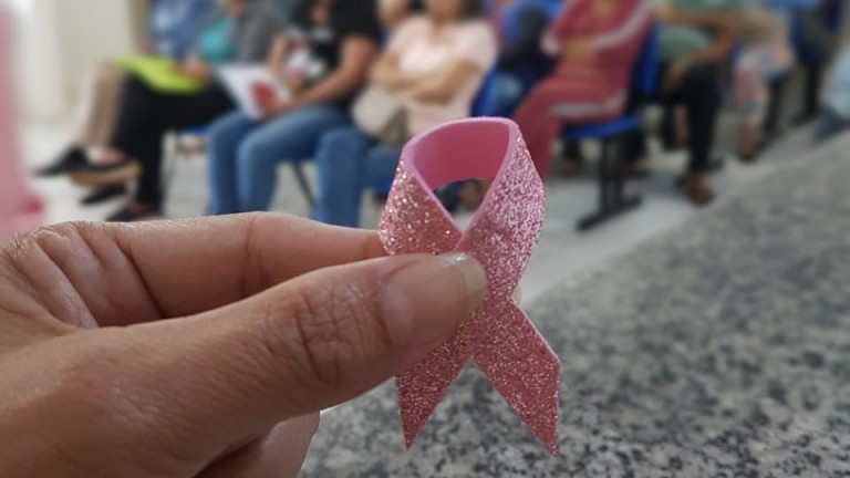 O exame deve ser realizado anualmente em mulheres com idades entre 50 e 69 anos